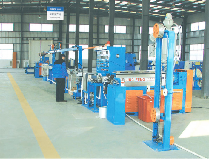 信基护套生产线